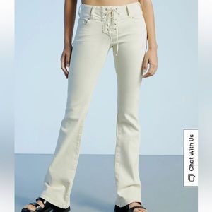 Off White Lace-Up Low Rise